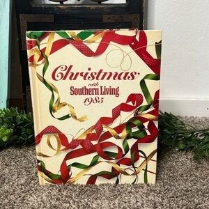 Vintage Christmas southern Living 1985 hardback book